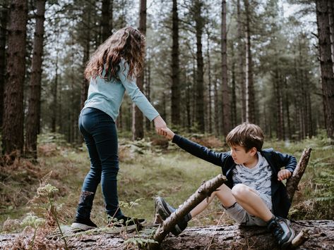 Play Therapy Activities, Sibling Relationships, Small Acts Of Kindness, Play Therapy, San Francesco, Helping Other People, Helping Hands, Find People, Therapy Activities