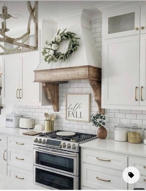 Small Farmhouse Kitchen Ideas, Small Farmhouse Kitchen, Kitchen Hood Design, Hood Ideas, Farmhouse Style Bedrooms, Bedroom Interiors, Rustic Modern Kitchen, Classic Farmhouse, Farmhouse Kitchen Design