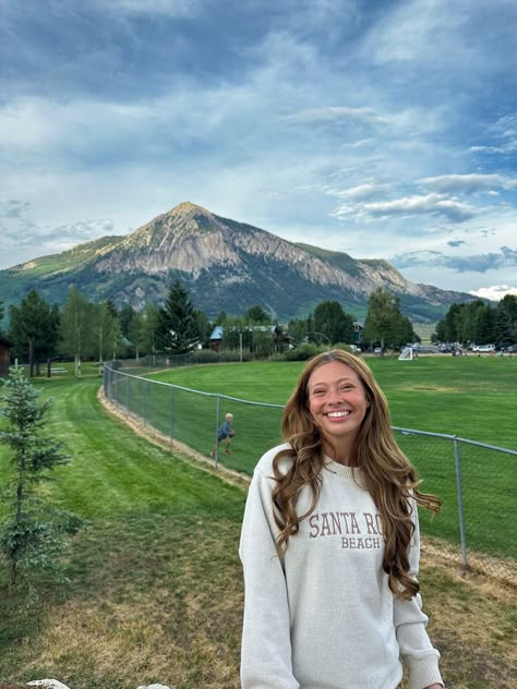 Aesthetic Colorado Mountains Telluride Colorado Aesthetic, Colorado Girls Trip Aesthetic, Colorado Instagram Story, Colorado Inspo Pics, Colorado Girl Aesthetic, Colorado Instagram Pictures, Mountain Aesthetic Girl, Colorado Picture Ideas, Colorado Girls Trip