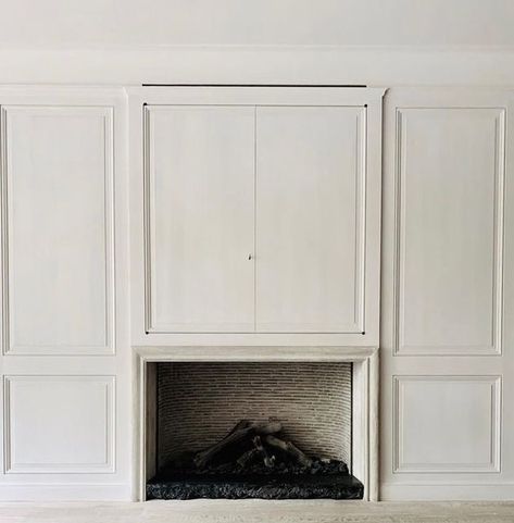 STUDIO NORDHAVEN on Instagram: "Minimal + Classic : @studiostraf" Rosie Seabrook, Modern Fireplace Ideas Living Rooms, Lounge Interiors, Joinery Details, Man Of The House, Antique Interior, Minimalism Interior, Fireplace Wall, Fireplace Design