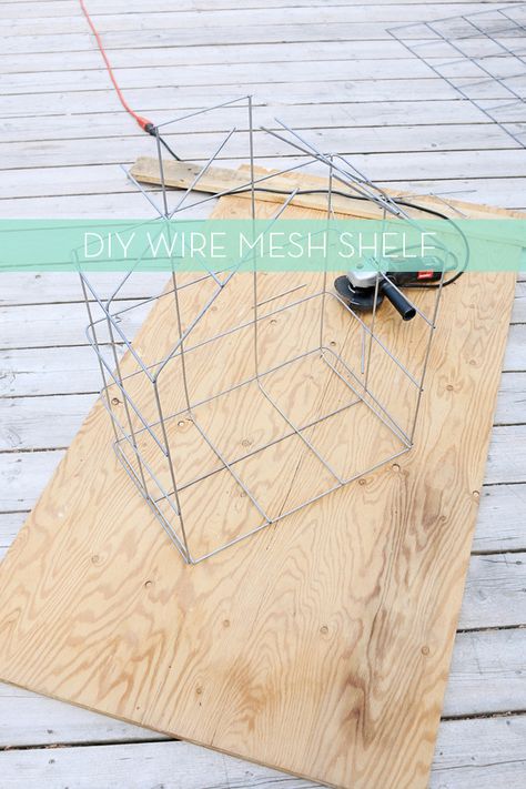 Short on storage and shelving? Why not make your very own wire mesh shelves in a fun and modern way! Zelda Crafts, Mesh Shelves, Mesh Shelf, Diy Project Ideas, Metal Net, Handy Man, Simple Home Decor, Random Crafts, Flat Wire