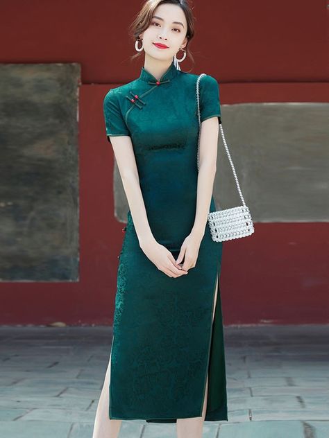 2021 Summer Green Jacquard Qipao / Cheongsam Dress - CozyLadyWear Cheongsam Aesthetic, Casual Qipao, Qipao Outfit, Long Split Dress, Green Cheongsam, Asian Princess, Different Dress Styles, Bridal Party Outfit, Chinese Style Dress