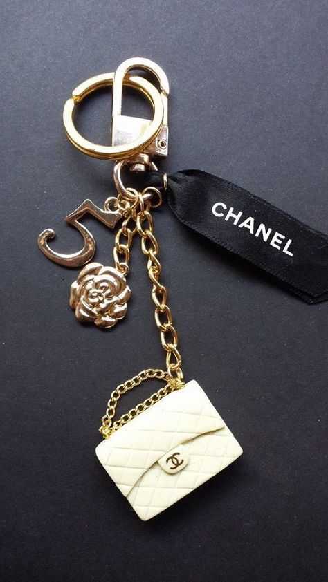 Bag Accessories Charm, Key Chains Aesthetic, Chanel Keychain, Chanel Champagne, Bag Accessories Keychain, Bts Ff, New Partner, Chanel Inspired, Good Nutrition