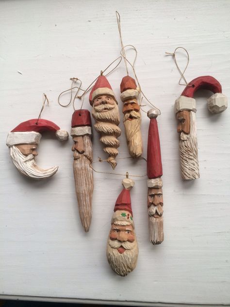 Diy Santa Ornaments, Tre Kunst, Santa Carving, Simple Wood Carving, Wooden Santa, Wood Carving Designs, Christmas Wood Crafts, Wood Carving Patterns, Carving Designs