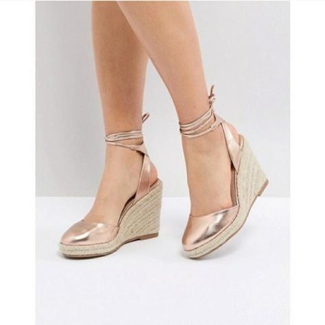 ASOS Rose Gold Espadrille Sandals Wedges Size US 6.5 Regular (M, B) - Tradesy Wedge Footwear, Wedges Shoes Outfit, Wedges Outfit, Summer Shoes Wedges, Hak Tinggi, Gold Espadrilles, Sandals Wedges, Asos Shoes, Toe Post Sandals