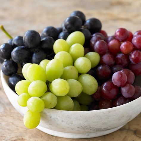 Grape Bowl, Cotton Candy Grapes, Grape Vineyard, Fruit Photography, Growing Grapes, Purple Grapes, Green Grapes, Red Grapes, Flowers Wallpaper