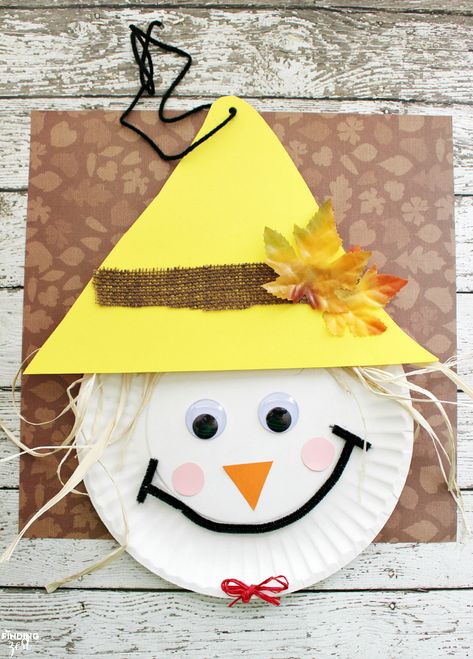 Scarecrow Paper Plate Craft for Thanksgiving November Aesthetic, Paper Plate Craft, Preschool Crafts Fall, Scarecrow Crafts, October Activities, Digital Ideas, November Crafts, Fun Fall Crafts, Fall Arts And Crafts