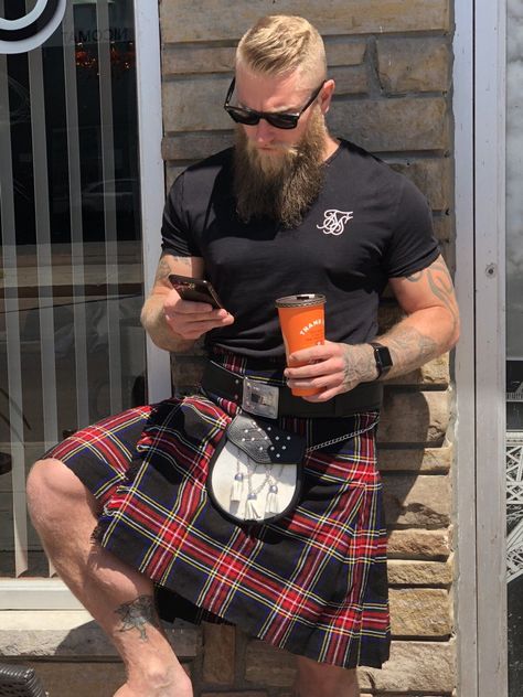 In scottish culture, men wear kilts. In american culture men do not wear such things as they are considered feminine Black Dress Royal, Scottish Man, Royal Stewart Tartan, Kilt Outfits, Stewart Tartan, Ginger Men, Scottish Kilts, Tartan Kilt, Men In Kilts