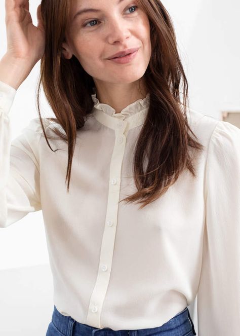 Winter Closet Essentials, Ruffle Collar Shirt, Ruffle Collar Blouse, White Blouses, Gorgeous Blouses, Chic Blouses, Pretty Blouses, Simply Chic, Ruffled Collar