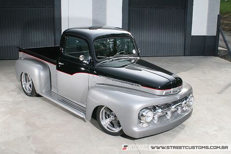 FORD-F1-1951-BLACK-MOTION-010 | street.customs | Flickr 1951 Ford Truck, Ford Truck Models, Custom Truck Parts, Ford F1, Custom Pickup Trucks, Built Ford Tough, Old Ford Trucks, Classic Ford Trucks, Panel Truck