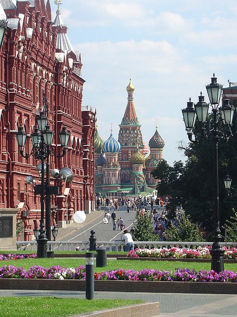 Moscow, Russia: Red Square, very interesting place, so different than America in absolutely every way! Capital Cities, Walking Down The Street, Red Square, Voyage Europe, Moscow Russia, Macedonia, Armenia, Albania, Places Around The World