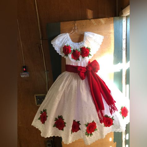 Embroidery Fabric With Elastic In The Waist And Arms Red Charro Dama Dresses, Folklorico Dresses Diy, Red Dresses For Damas, Quince Damas And Chambelanes, Charro Dama Dresses, Traditional Quinceanera Dresses Mexican, Charro Decorations For 15, Quince Damas Dresses, Quince Court Outfits