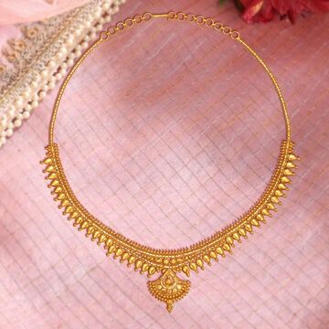 Radiant Stamp Necklace Set, Tanishq Gold Necklace, Gold Necklace Sets, Stamp Necklace, Gold Jhumka Earrings, Gold Bridal Necklace, New Gold Jewellery Designs, Stamped Necklaces, 22k Gold Jewelry, Gold Coin Necklace