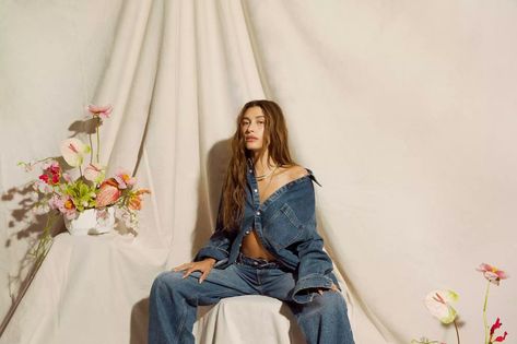 Portal Hailey Baldwin BR — Hailey Bieber Photographed For The Byrdie Campaign Denim Outfit Photoshoot, Denim Photoshoot, Denim Studio, Denim Editorial, Look Jean, Photoshoot Studio, All Jeans, Studio Photoshoot, Model Poses Photography