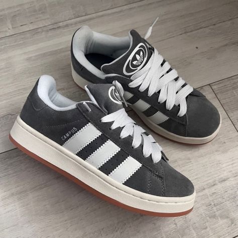 Adidas Campus Shoes, Campus 00, Mode Converse, Pretty Sneakers, Adidas Campus 00s, Dr Shoes, Fresh Shoes, Adidas Campus, Hype Shoes