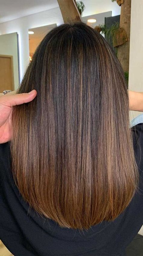 Highlights Color Ideas, Warm Balayage On Dark Hair, Subtle Blonde Balayage, Subtle Blonde, Medium Brunette, Straight Brunette Hair, Balayage Straight Hair, Honey Balayage, Balayage Brown