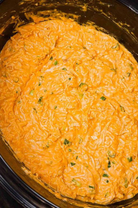 Shredded Buffalo Chicken Recipes, Chicken Dips Crockpot, Chicken Dip Crock Pot, Chicken Recipes With Cream Cheese, Buffalo Chicken Dip Oven, Crock Pot Buffalo Chicken, Bbq Chicken Dip, Buffalo Chicken Dip Crock Pot, Shredded Buffalo Chicken