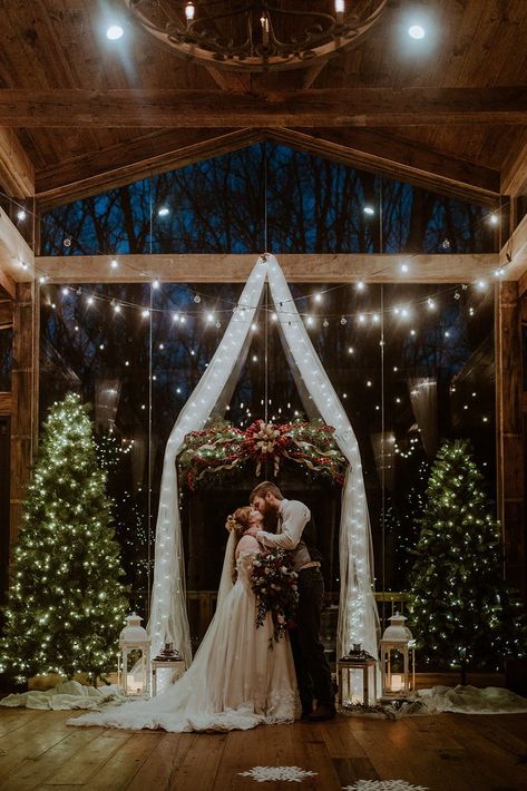 Christmas Wedding Themes, Christmas Wedding Inspiration, Winter Wedding Colors, Winter Wedding Decorations, Wedding Altars, December Wedding, Winter Wedding Inspiration, Winter Wonderland Wedding, Future Wedding Plans