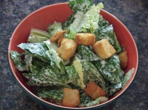 Carrabba's House Salad Dressing (Creamy Parmesan) #copycat recipe Salad Dressing Creamy, Carabbas Recipes, House Salad Dressing, Carrabbas Recipes, Parmesan Salad, Top Secret Recipes, Parmesan Recipes, House Salad, Creamy Parmesan