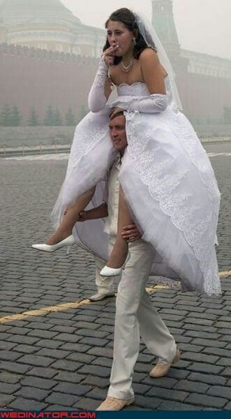 Awkward Wedding Photos, Funny Wedding Pictures, Wedding Fail, Funny Bride, Crazy Wedding, House Ranch, Funny Wedding Photos, Fairy Tale Wedding Dress, Romantic Wedding Photos