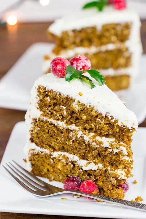 Gingerbread Cake with Vanilla Bean Frosting | Excellent holiday dessert Real Vanilla, Vanilla Bean Frosting, New Year's Desserts, Diy Easy Recipes, Vanilla Sauce, Vegan Candies, Vanilla Beans, Vanilla Bean Ice Cream, Gingerbread Cake