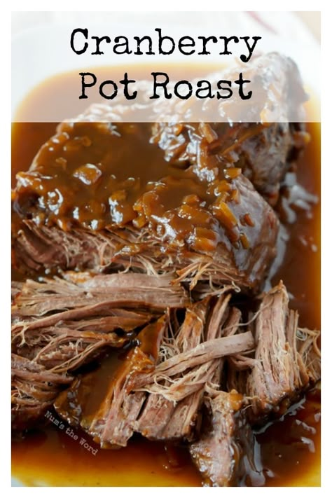 Crock Pot Chuck Roast, Cow Recipes, Food Casseroles, Crockpot Pot Roast, Pot Roast Crock Pot Recipes, Dinner Beef, Pantry Recipes, Beef Meals, Homemade Cranberry Sauce