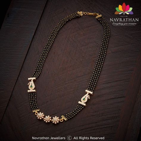 Mangal Sutra, Temple Jewelry Necklace, Black Beads Mangalsutra Design, Diamond Mangalsutra, Antique Gold Jewelry Indian, Gold Jewelry Simple Necklace, Gold Mangalsutra Designs, Gold Necklace Indian Bridal Jewelry, Gold Jewelry Stores