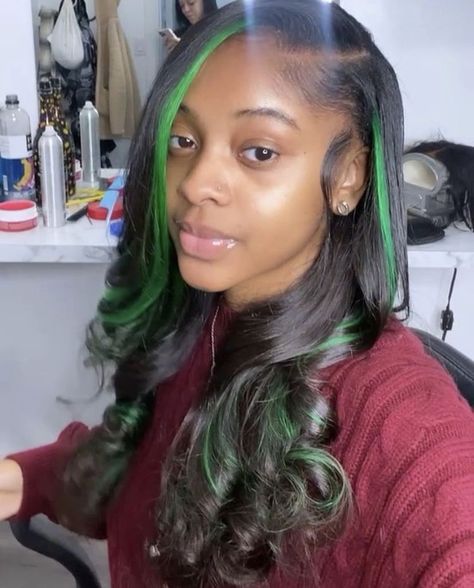 Green Peekaboo Sew In, Sew In With Green Highlights, Dark Green Skunk Stripe Hair, Green Peak A Boo Hair, Skunk Stripe Quick Weave, Quick Weave Hairstyles With Color, Peekaboo Sew In, Green Skunk Stripe, Black And Green Hair