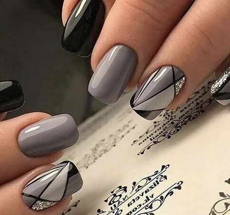 Geometric Nail Art, Geometric Nail, Pretty Nail Art Designs, Nail Art Designs Videos, Black Nail, Beautiful Nail Designs, Elegant Nails, Classy Nails, Chic Nails