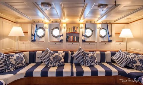 Yacht Interior Decor, Boat Interior Design, Boat House Interior, Sailboat Decor, Sailboat Interior, Yacht Interior Design, Sailboat Living, Build Your Own Boat, Boat Decor