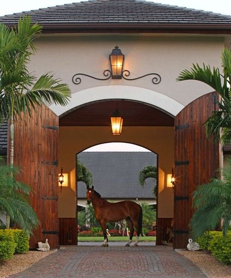 Luxury Horse Barns, Cai Arabi, Style Hacienda, Wellington Florida, Horse Barn Designs, Hacienda Style Homes, Dream Stables, Dream Horse Barns, Porte Cochere