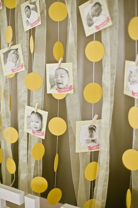 Little Miss Sunshine Birthday Party, Our Sunshine Is One, Diy Sunshine Decorations, Sun Photo Backdrop, Sunshine Centerpiece Ideas, Yellow Birthday Decorations, Streamers Ideas, Sunshine Backdrop, Rainbow Streamers