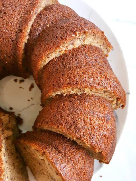 Banana Bread Snack Cake, Banana Bread Recipe In Bunt Pan, Banana Bread Bundt Cake Easy Recipes, Banana Bundt Cake Recipes Sour Cream, Bundt Pan Banana Bread, Bundt Banana Bread Recipe, Banana Bread Recipe Bundt Pan, Bundt Cake Banana Bread, Banana Bread In Bundt Pan