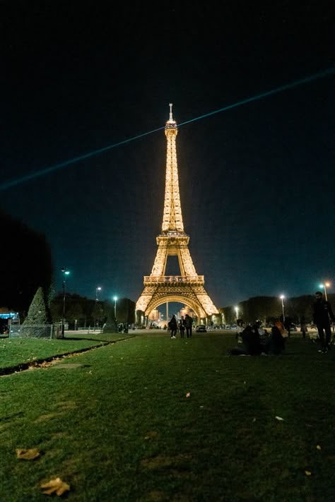 What to do in Paris for 4 Days: A Paris Itinerary and Travel Guide Nail Salon Ideas, Entertainment Aesthetic, Paris In 4 Days, Home Nail Salon Ideas, Salon Ideas Small, Foto Paris, What To Do In Paris, 4 Days In Paris, Torre Eiffel Paris