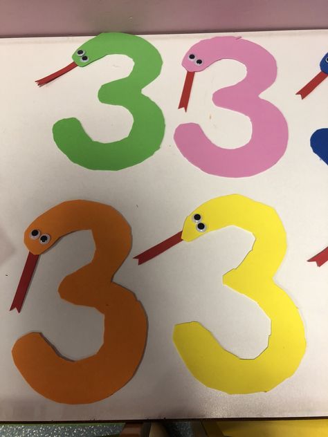 Number 3 Crafts For Toddlers, Number 3 Crafts For Preschool, Number 2 Crafts For Preschoolers, Number 3 Craft, Number Crafts, Preschool Math Games, Nursery Crafts, Kindergarten Classroom Decor, Easy Valentine Crafts