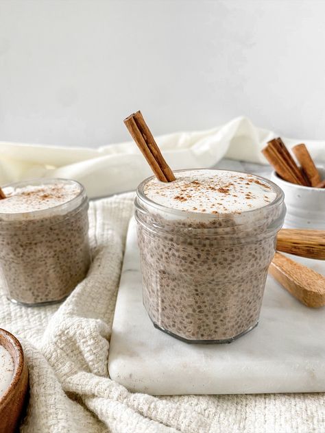 cinnamon roll chia pudding — the zesty plate Paleo Chia Seed Pudding, Chia Pudding Keto, Paleo Chia Pudding, Pumpkin Pie Chia Pudding, Chai Pudding, Overnight Chia Pudding, Healthy Make Ahead Breakfast, Chia Seed Recipes Pudding, Seed Recipes