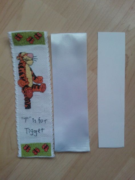 Cross Stitch Bookmark, Bookmark Crochet, Stitch Bookmark, Crochet Snowflake Pattern, Cross Stitch Books, Cross Stitch Finishing, Cross Stitch Bookmarks, Stitch Book, Book Markers