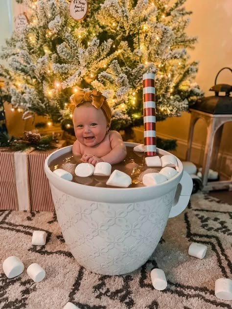 Hot Coco Baby Pictures, Christmas Hot Cocoa Baby Photoshoot, Christmas Hot Chocolate Photoshoot, Hot Coco Photoshoot Toddler, Diy Hot Chocolate Photoshoot Baby Pink, Hot Chocolate Christmas Pictures, Hot Coco Baby Photoshoot Diy Decorations, Cute Christmas Baby Pictures, Christmas Baby Shoot Ideas