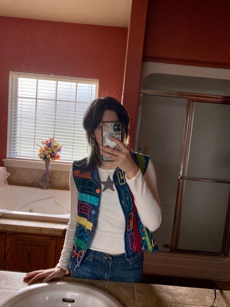 funky vest + star shirt Funky Vest Outfit, 80s Vest Outfits, Things I Need To Buy, Vest Outfit, Style Upgrade, Vest Outfits, Star Shirt, Doc Martens, Fit Inspo