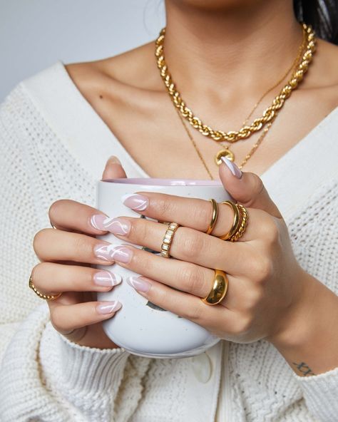 Coffee+Jewelry! That's all you need for winter morning☃️ . . . . . . . #jewelry #everydayjewelry #jewelryoftheday #jewelryaddict #goldenjewelry #jewelryjunkie #minimaljewelry #outfitdetails #giftidea #minimalisfashion #winterjewelry Model Jewellery Shoot, Jewelry Branding Shoot, Instagram Jewelry Picture Ideas, Jewelry Shoot Ideas, Coffee Jewelry, Winter Basics, Dope Jewelry Accessories, Jewellery Photography Inspiration, Jewelry Product Shots