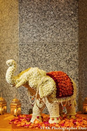 Ideas for indian wedding floral and decor reception elephant Elephant Decorations, Haldi Ceremony Decorations, Flower Elephant, Hiasan Perkahwinan, Indian Wedding Decorations Receptions, Desert Bar, Indian Wedding Receptions, Floral Elephant, Ceremony Aisle