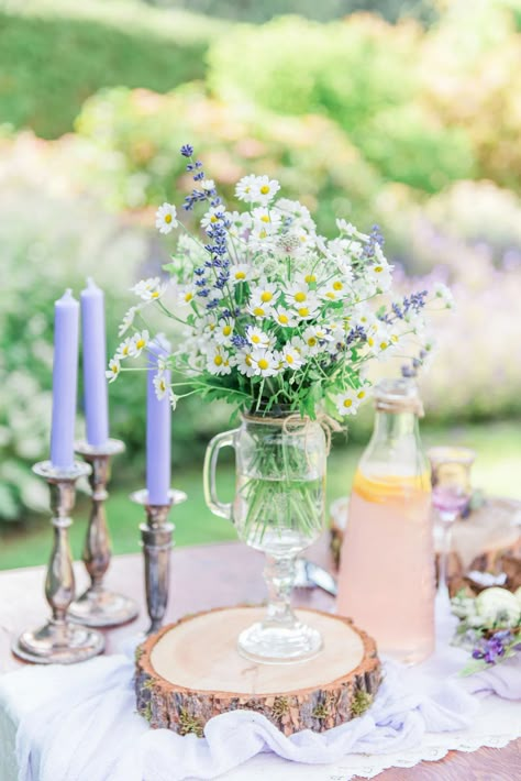 Purple Lavender Wedding Ideas, Wedding At Lavender Farm, Garden Wedding Lavender, Citrus Lavender Wedding, Lavender Backyard Wedding, Lavender And Honey Wedding, Lavender Themed Wedding Decoration, Daisy And Lavender Wedding, Lavender Wedding Aesthetic