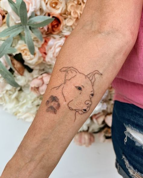 Christina Nguyen 🖊️ Arizona Fineline & Tiny Tattoo Artist on Instagram: "Recent works of ink 🖋️   Click on the unique link in my bio for preset rates on designs and to book directly with me!  #arizona #finelinetattoo #femaletattooartist #dogtattoo #scottsdale #arizonatattoo #tattooartist dog tattoo, dog portrait tattoo, pet tattoo, dog tattoo linework, simple dog tattoo, dog face tattoo" Tattoo Linework Simple, Dog Profile Tattoo, Dog Face Tattoo, Simple Dog Tattoo, Tattoo Pet, Arizona Tattoo, Dog Portrait Tattoo, Tattoo Linework, Tattoos Inspo