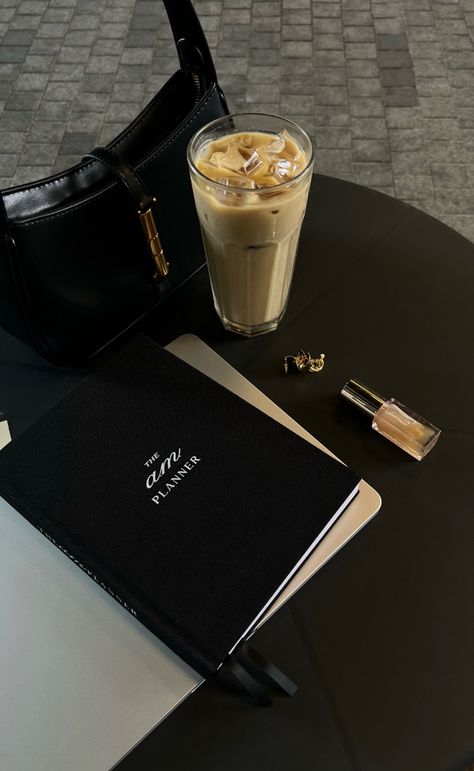 Studera Motivation, Vision Board Images, Vision Board Photos, Perfect Planner, Luxury Aesthetic, Classy Aesthetic, Marca Personal, Foto Ideas Instagram, Study Inspiration