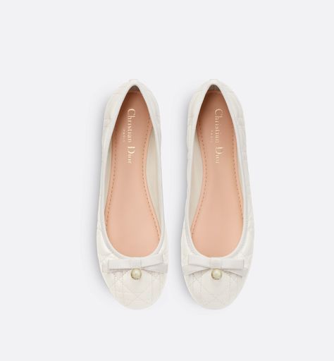 The Dior Ballet Flat Revisits A Timeless Pattern With Elements Of House Couture. Crafted In White Quilted Calfskin With The Cannage Motif, It Is Distinguished By A Delicate Grosgrain Bow On The Front Adorned With A White Cd Resin Pearl Inspired By The Iconic Dior Tribales Earrings. Featuring A Padded Leather Insole, The Supple, Comfortable Ballet Flat Will Add The Finishing Touch To All Of The Season's Looks.. Dior Ballerina Flats, Dior Flats, White Ballet Flats, Comfortable Ballet Flats, Resin Pearl, Dior Star, Icon Shoes, Ballerina Pumps, Couture Looks