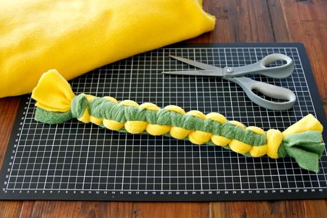 Cobra Knot, Sew Gifts, Canine Enrichment, Indestructible Dog Toys, Dog Tug Toy, Homemade Dog Toys, Dog Bandana Pattern, Pets Stuff, Dogs Diy Projects