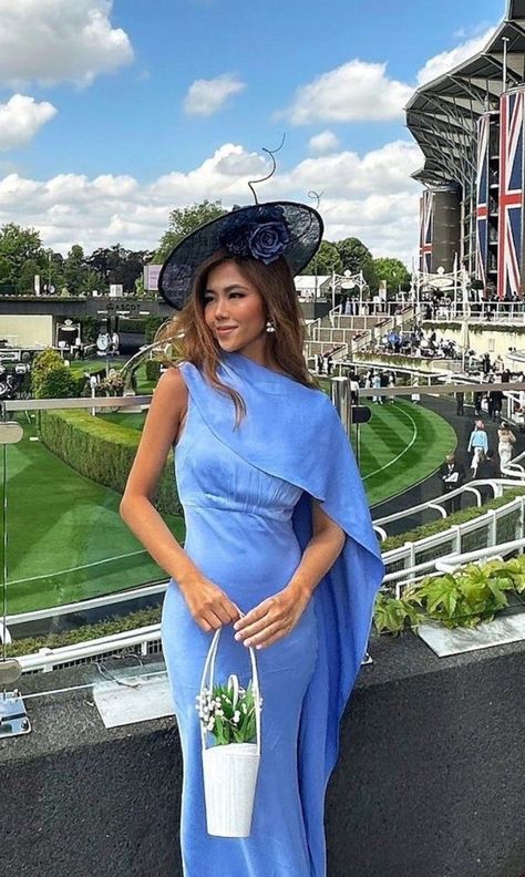 Outfits For The Races, Horse Racing Outfit, Races Outfits For Women, Luxury Hat For Royal Ascot Races, Elegant Blue Hat For Races, Luxury Blue Headpieces For Races, Elegant Light Blue Hat For Races, Fitted Top Hat For Races At Royal Ascot, Kentucky Derby Outfit For Women Classy