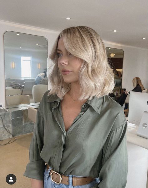 Shoulder Length Haircuts Wavy, Platinový Blond, Haircuts Wavy, Shoulder Length Haircuts, Medium Length Blonde Hair, Blonde Hair Transformations, Blonde Hair Inspiration, Blonde Hair Looks, Shoulder Length Hair Cuts