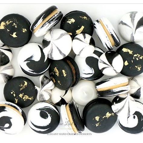 Black And White Macarons, Green Crockery, Custom Macarons, Moms 60th, Cookie Table, Digital Inspiration, Elegant Birthday Cakes, I Do Bbq, Iphone Instagram