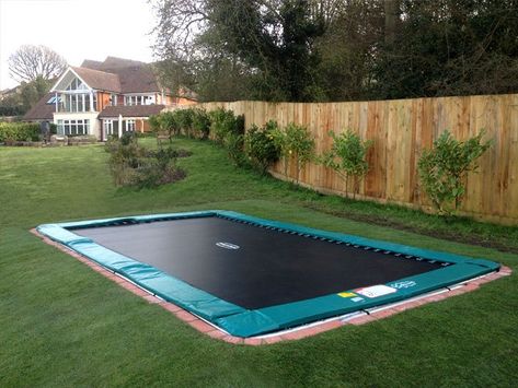 Garden Trampoline, Sunken Trampoline, Kid Playroom, Trampoline Tent, Kids Play Furniture, In Ground Trampoline, Front Lawn Landscaping, Playhouse Plans, Backyard Trampoline